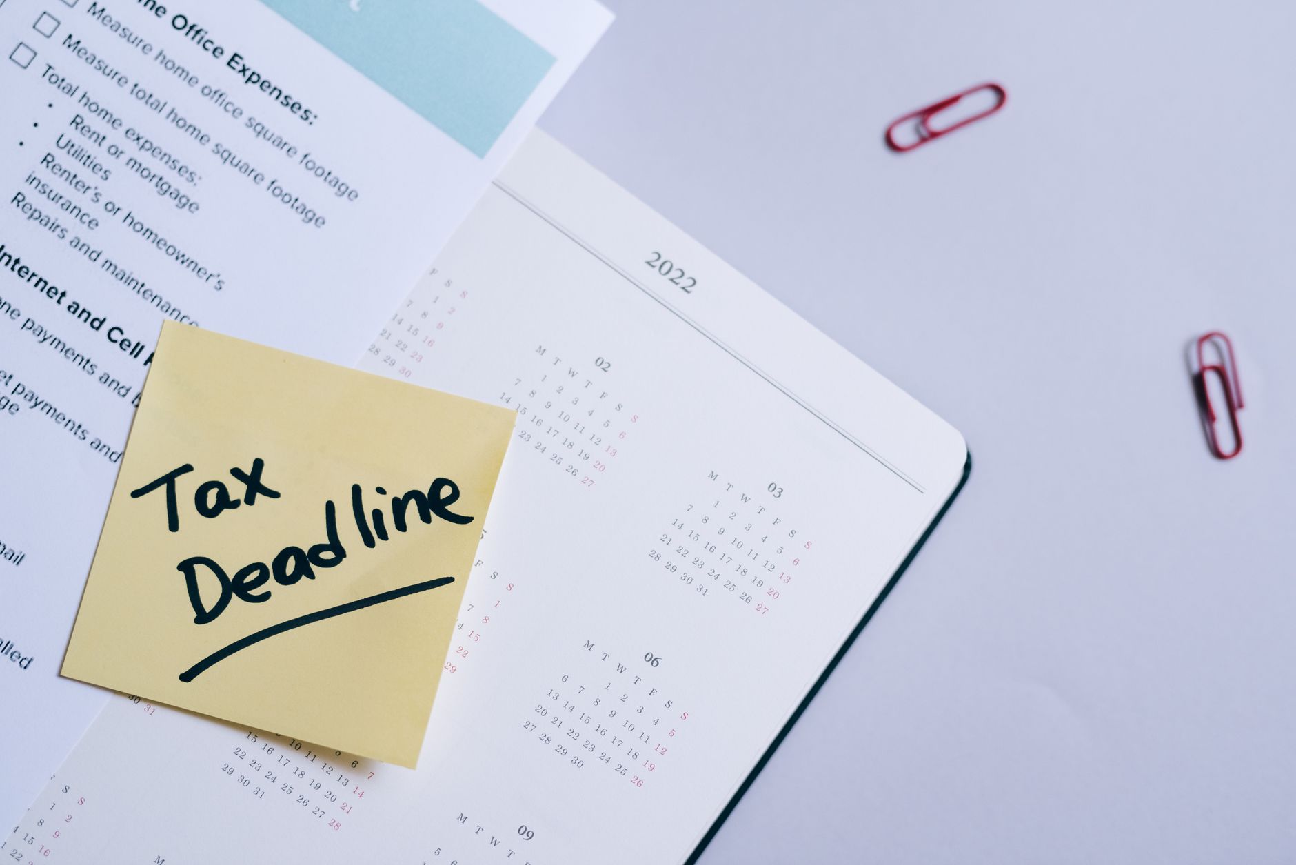 A deadline circled on a calendar, the fixed rate expiry to plan back from